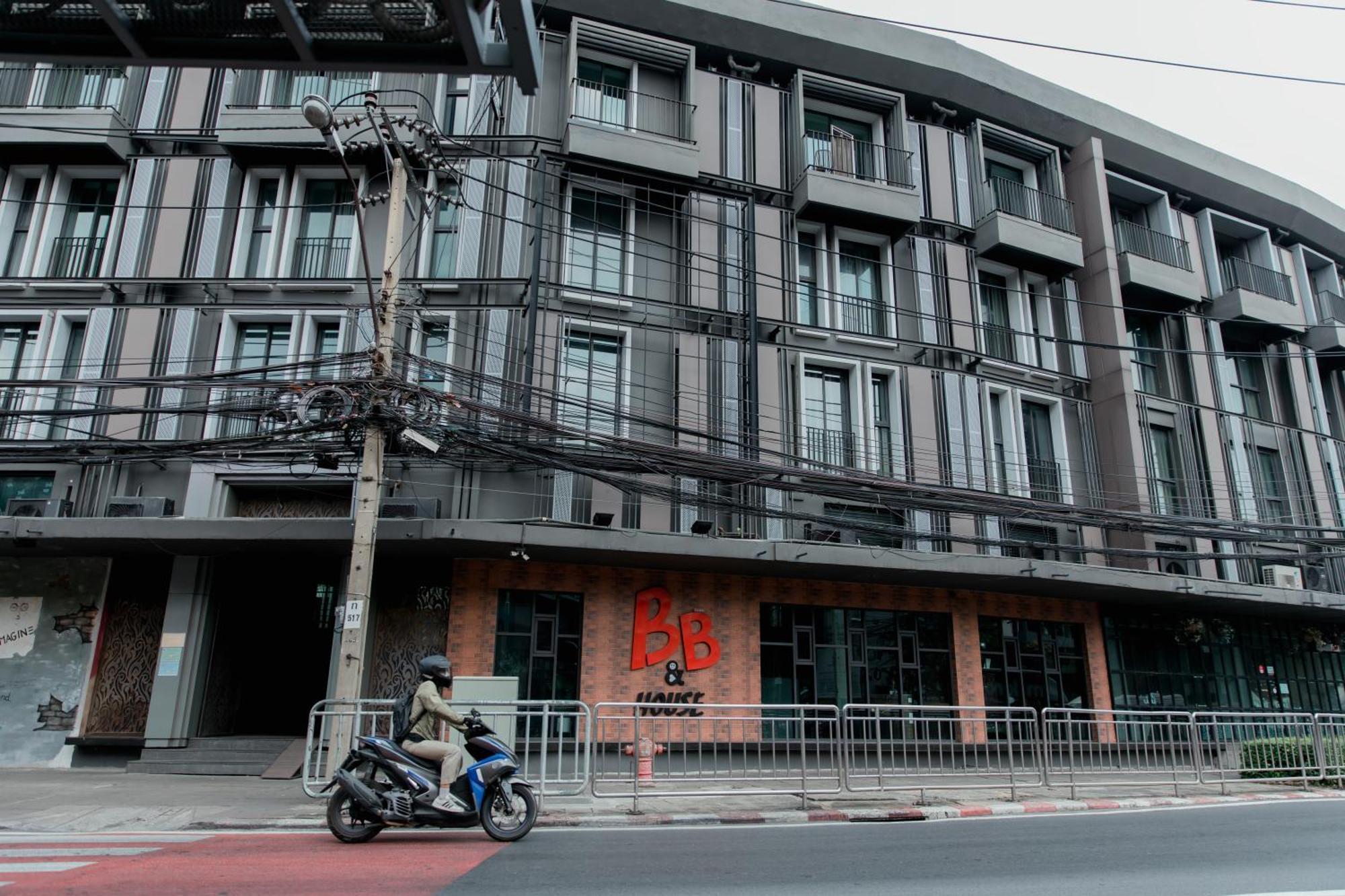 Bbhouse Khlongtan Hotel Bangkok Exterior foto